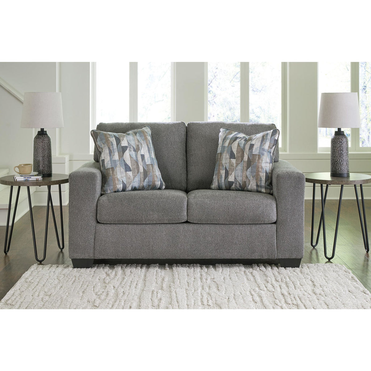 Deltona Loveseat - Graphite | Meubles Klomie Furniture